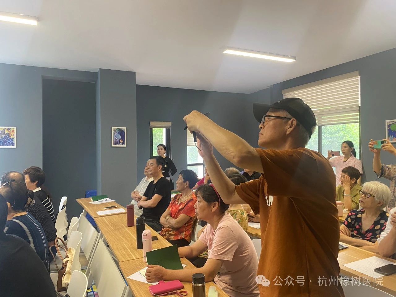 1734243072861745.jpg 6f4a29f19532bf5aa37282599be3ce94.jpg